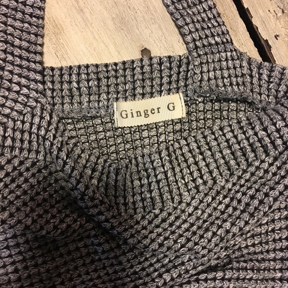⭐️HP⭐️Open Back Sweater - Picture 4 of 4